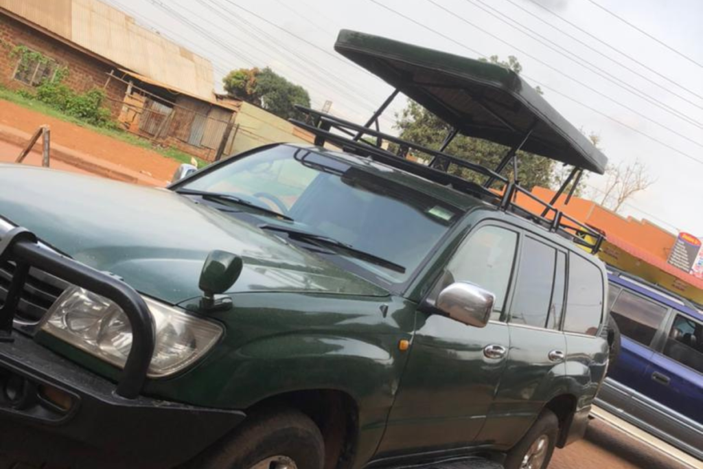 Car rental in Kenya with popup roofs