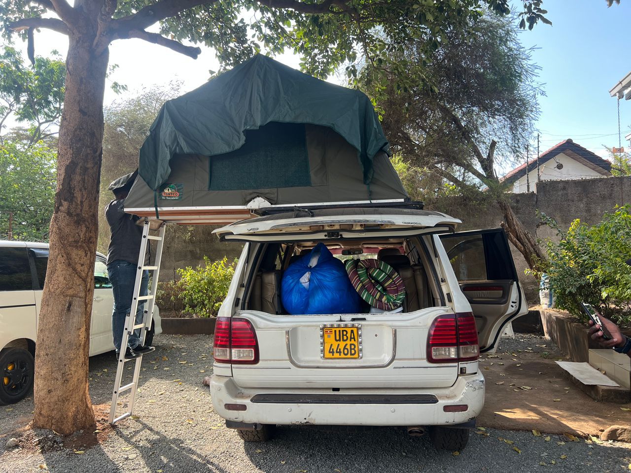 4x4 land cruiser V8/VX rental in Kenya